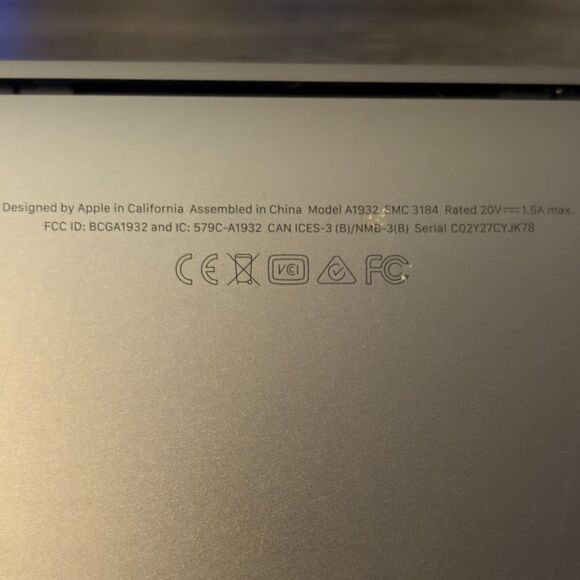 MacBook Air 13 Inch - Picture 11 of 11